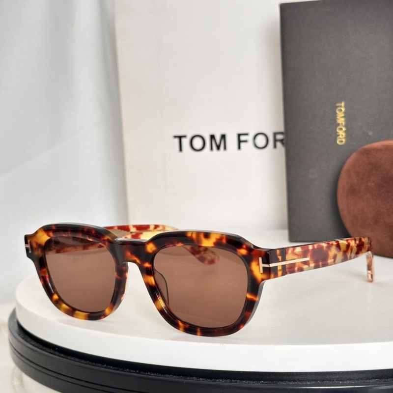 TOM FORD